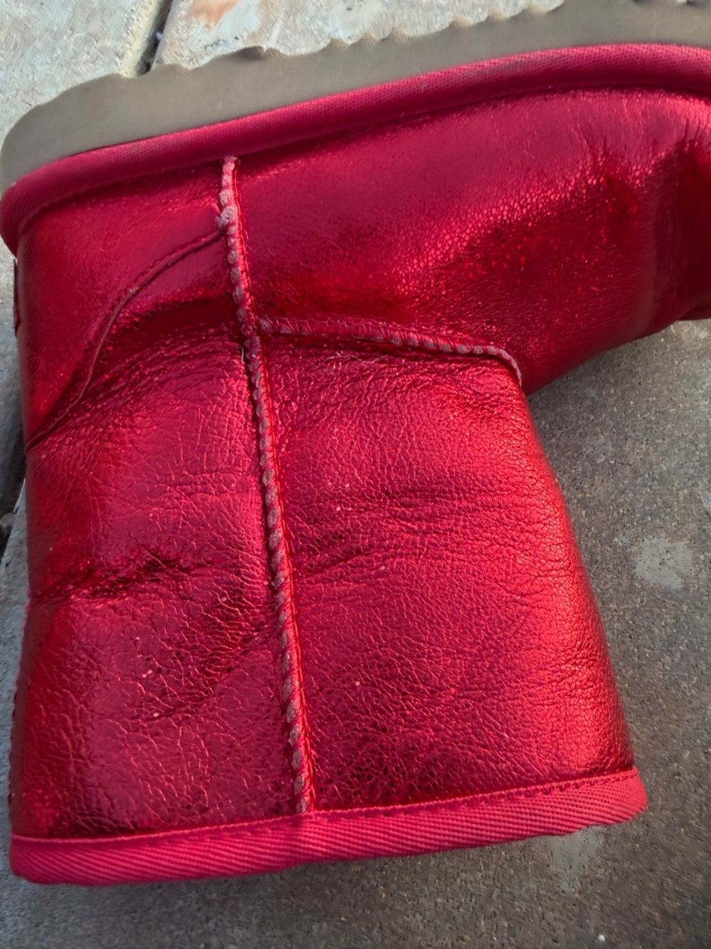 NEW UGG Girls Classic II Cozy Sheepskin Lined Pull-On Metallic Red Boots Sz 4 - Picture 8 of 11